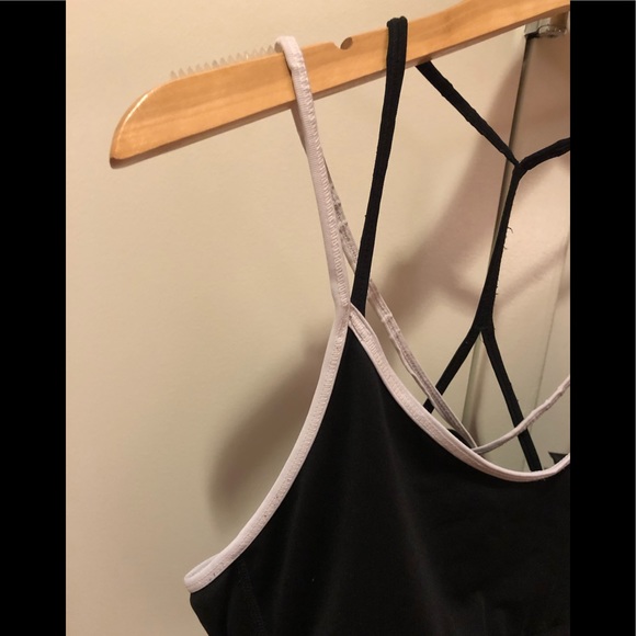 ⛔️SOLD⛔️ Adidas 🖤 Strappy Back Sports Bra - Picture 4 of 14